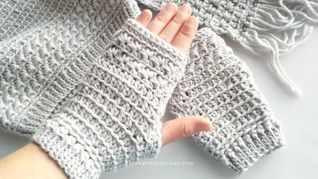 Stylish Star Stitch Fingerless GlovesCrochet DIY Gift Ideas