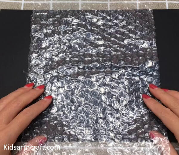 Fun Activity With Bubble Wrap To Make Apple Painting Art Craft Idea For Beginner