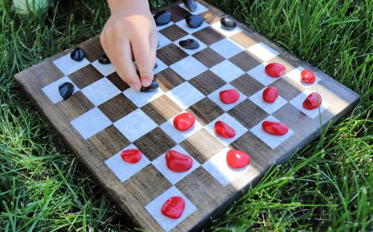 Checkerboard Game Craft Activity For OutdoorDIY Checkerboard Game Crafts