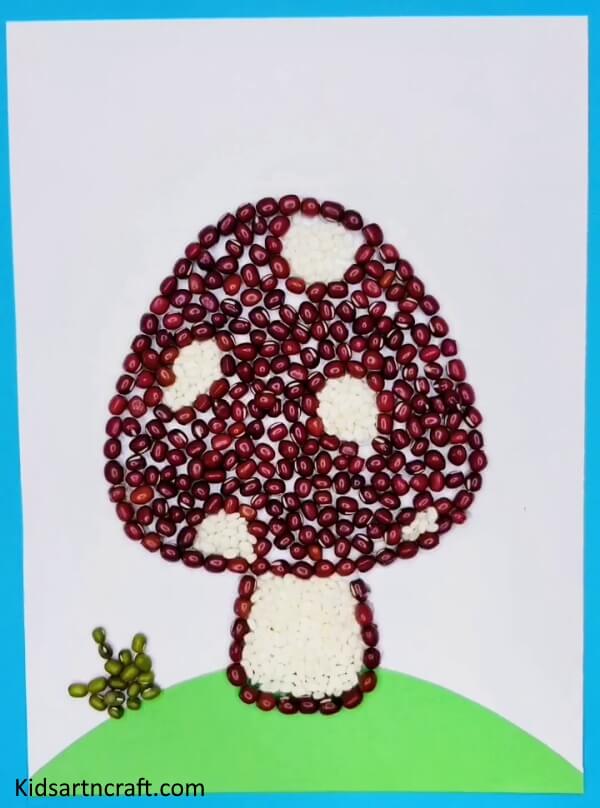 Pasting Green Seeds - Artistic Production Utilizing Mushroom Spores