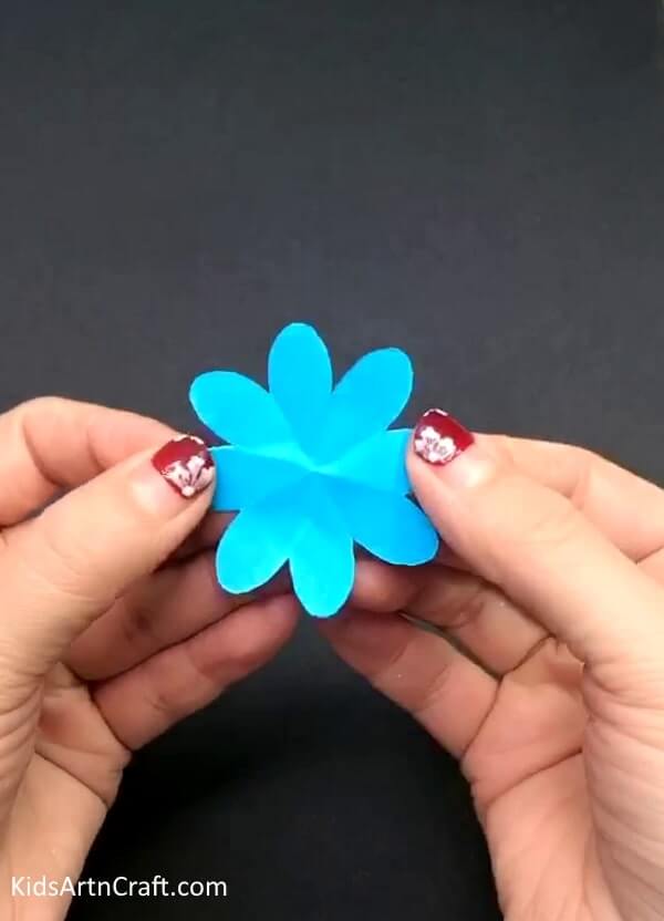 Cool Art Of Cutting Paper To Make Cute Paper Flower Craft Idea For Preschoolers