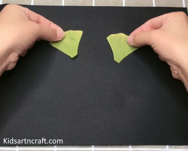 Simple Art To Make Dancing Girls Craft Idea For Kids Using Green Leaves