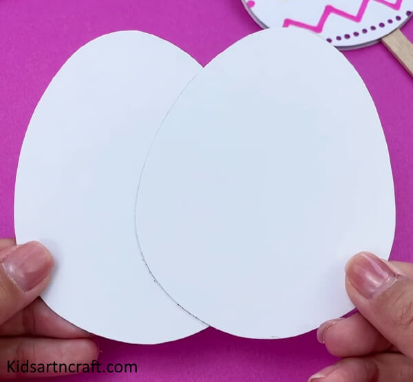 Simple Cut to Paper In Round Easter Chick Craft For Kids