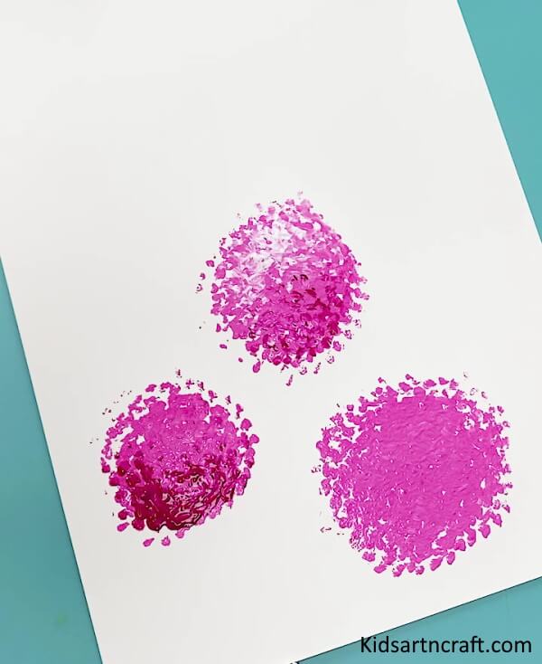 Simple & Easy To Stamp Colors On Paper To Make Flower Honey Bee Painting Art Idea For Kids