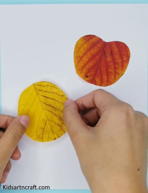 Learn How To Make Apple Shape Fruit Craft Idea Using Leaves