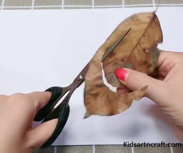 Learn How To Make Simple Reindeer Craft Idea With Dry Fall Leaves 