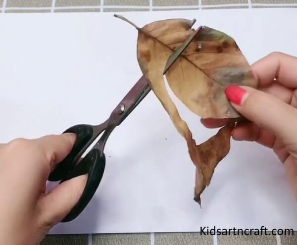 Easy Art Process To Make Fall Leaves Reindeer Craft Idea For Children Simple Fall Leaf Reindeer Artwork - Step by Step Tutorial