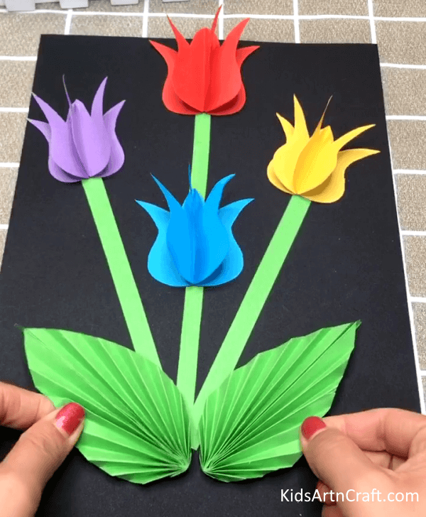 Easy Instructions For Joining Leaves Of The Paper Flower Craft 