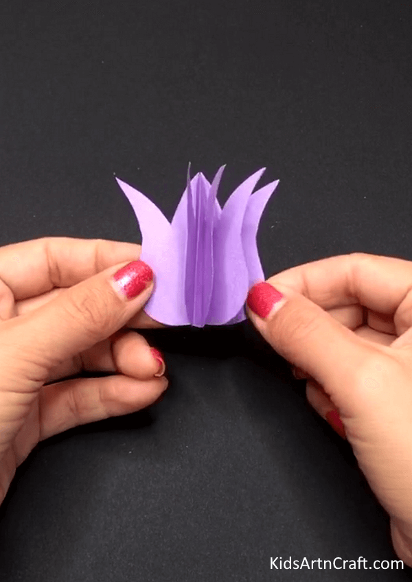 Joining Several Petals For Making Amazing Paper Flower Craft