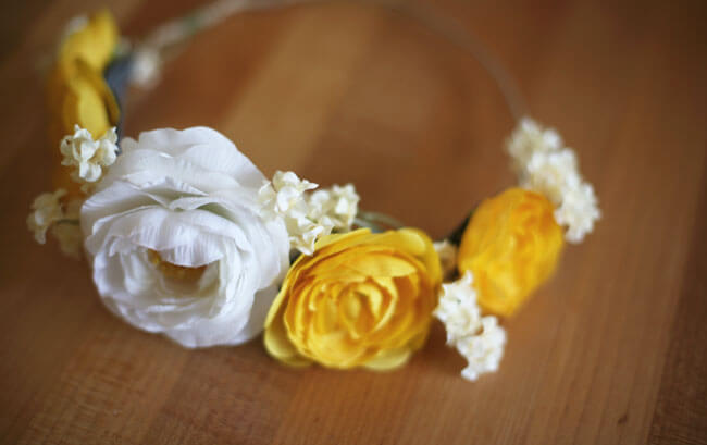 Attractive Yellow & White Flower Crown Craft Idea