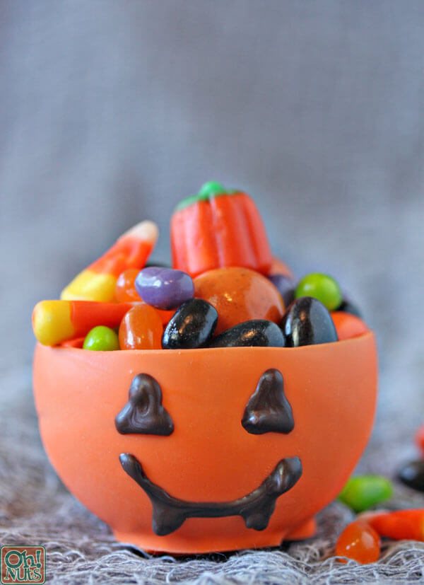 Awesome Pumpkin Candy Chocolate Cups Food Idea For Halloween DecorHalloween food decoration Ideas