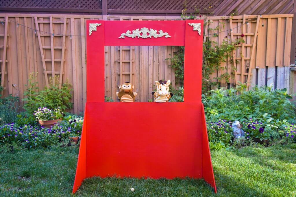 Awesome Royal Wooden Puppet Theatre DIY Ideas for Kids