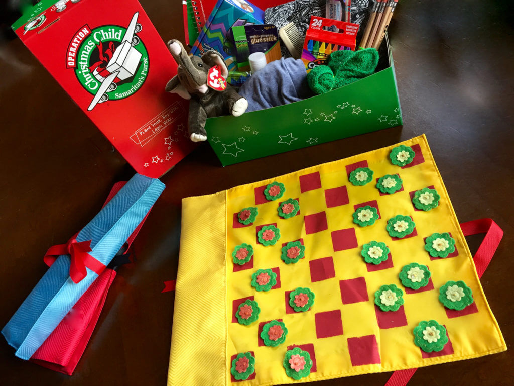 Creative Roll- up Checkerboard Craft Idea At HomeDIY Checkerboard Game Crafts