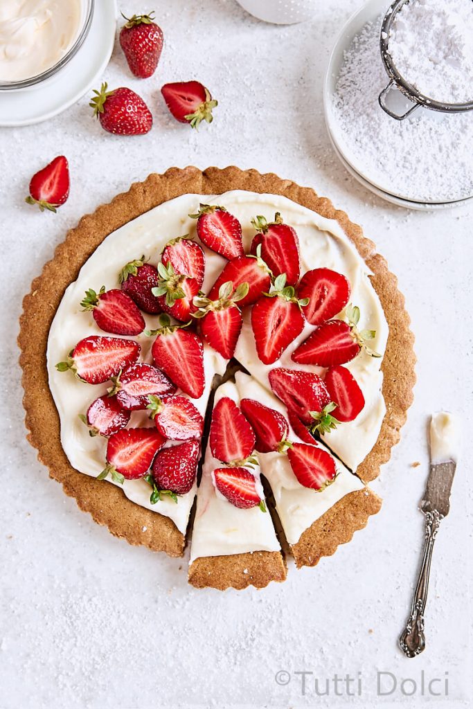 Delicious Strawberry Cookie Tart Recipe