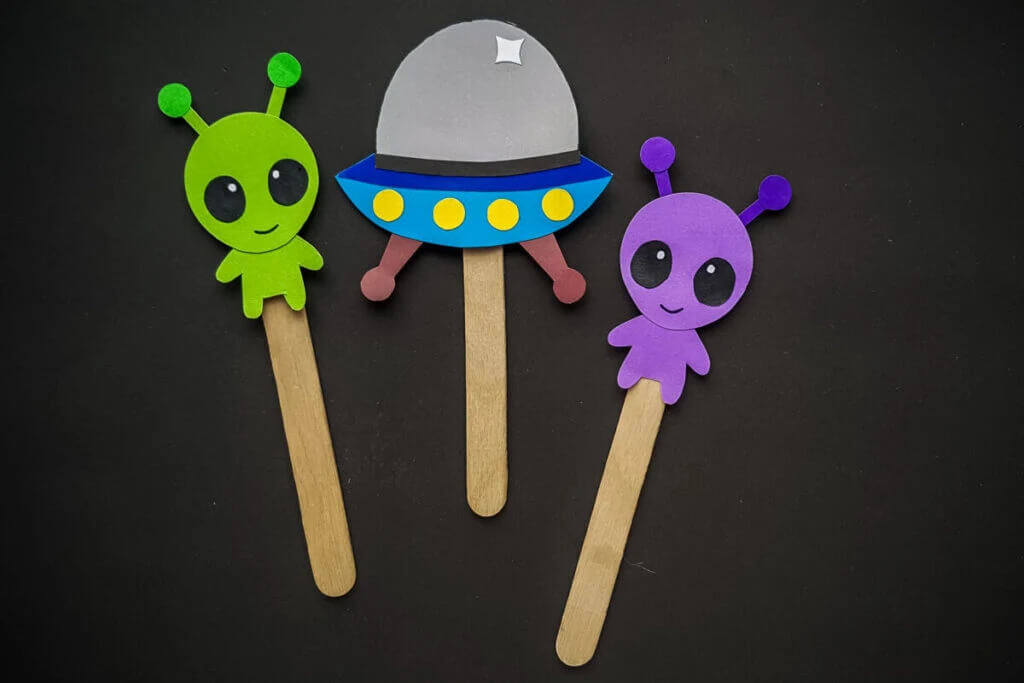 DIY Alien Puppets Craft Idea With Popsicle Stick