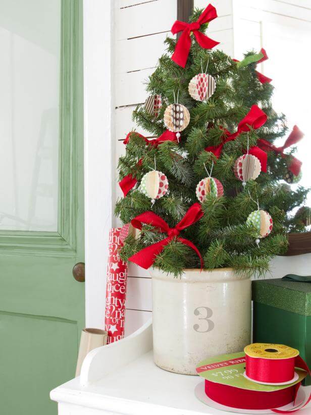DIY Christmas Ornament Decoration Craft Made With CardstockDIY Cardstock Decorations