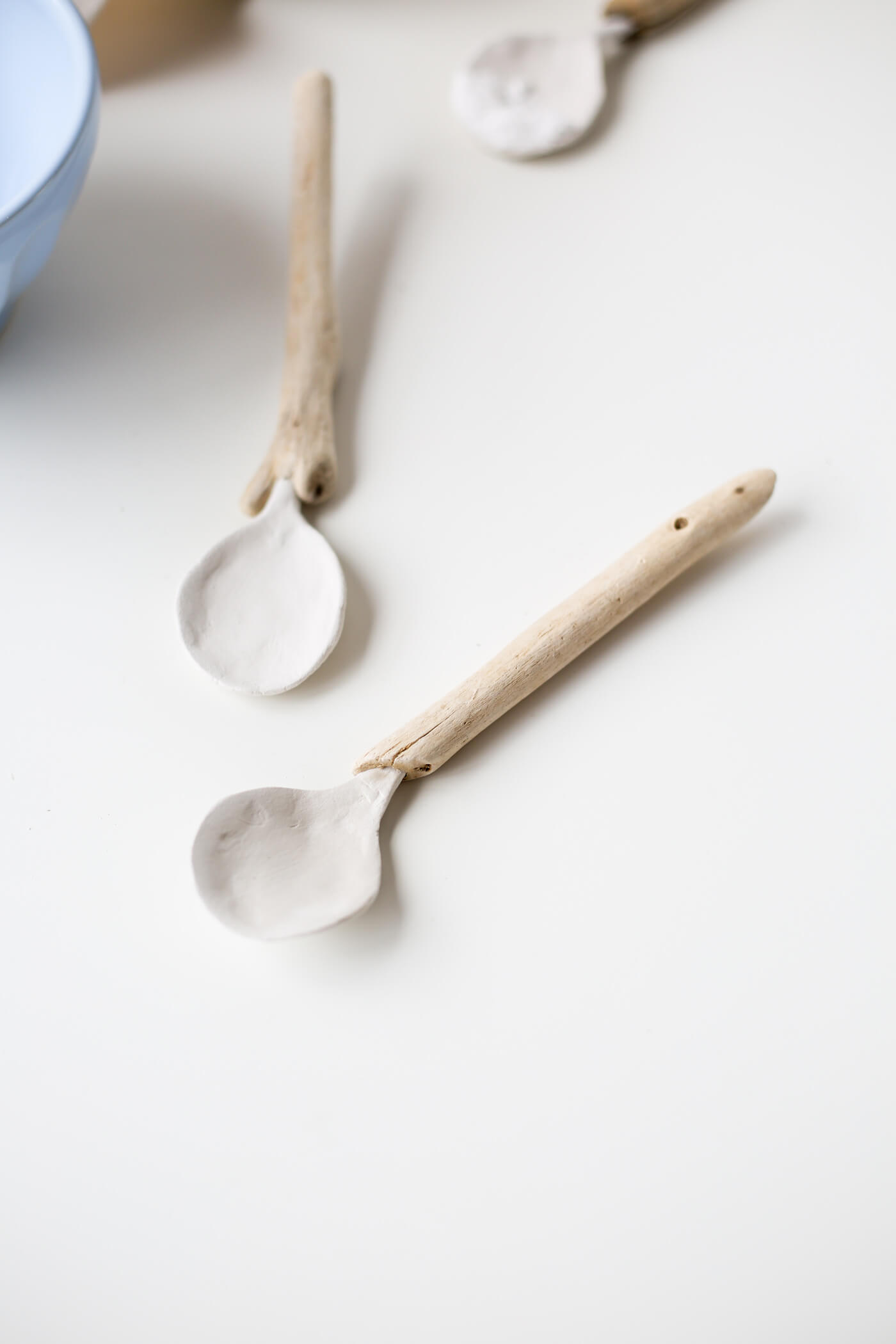 DIY Salt Spoons Using Air Dry Clay and DriftwoodDIY air dry salt spoon ideas