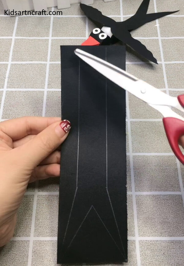 Create the Sparrow's Body From Black Color Craft Paper