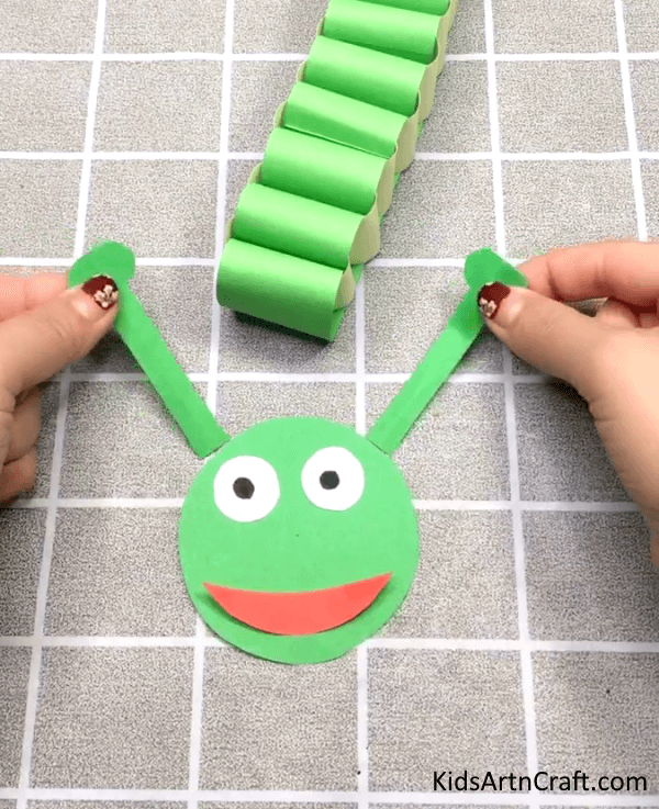 Easy to Make Caterpillar Face With Paper Craft idea For Kids