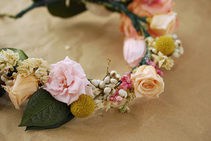 Easy To Make A Rose Flower Crown Ideas For Wedding 