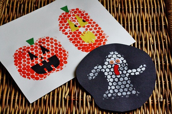 Easy to Make Bubble Wrap Stamping Decoration Art Idea For Halloween
