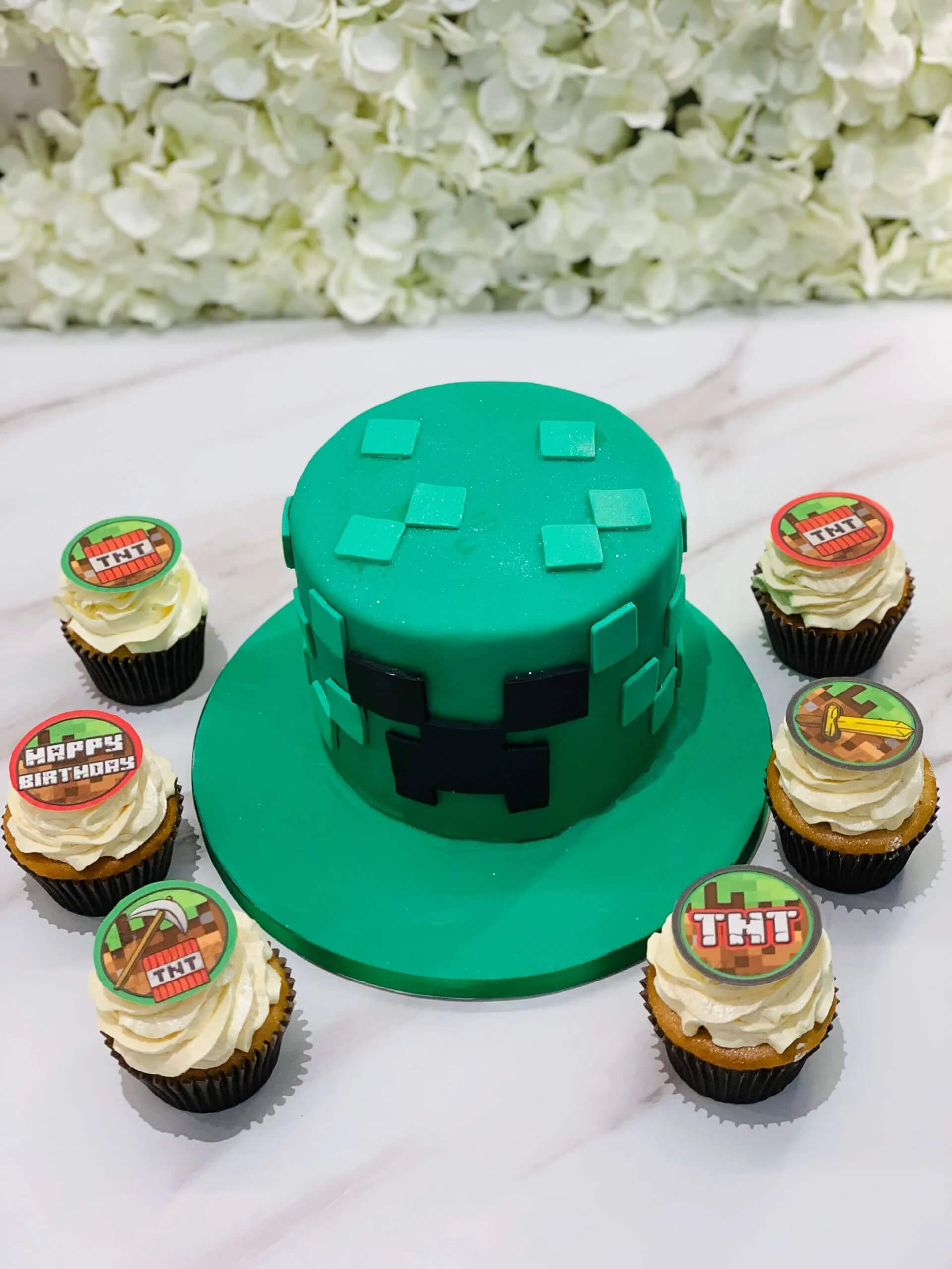 Easy To Make Minecraft Birthday Cake Recipe With Cupcakes