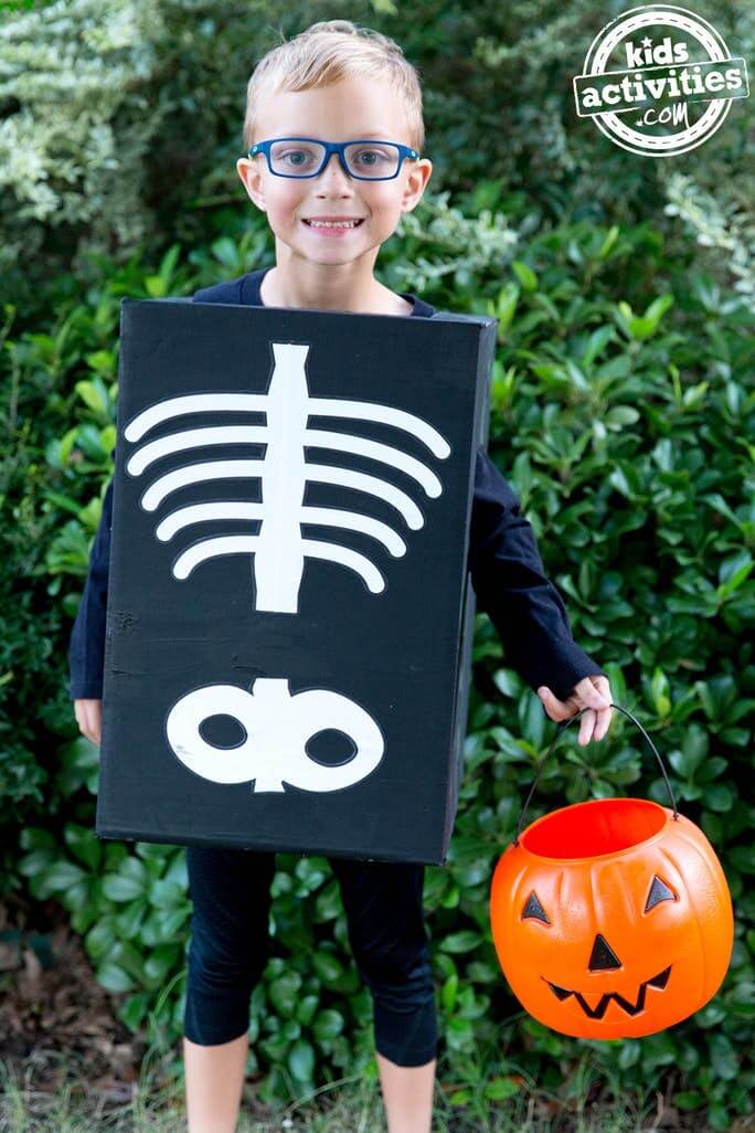 Easy X-ray Skeleton Costume Craft Idea With Cardboard Box Skeleton Costume Ideas For Halloween