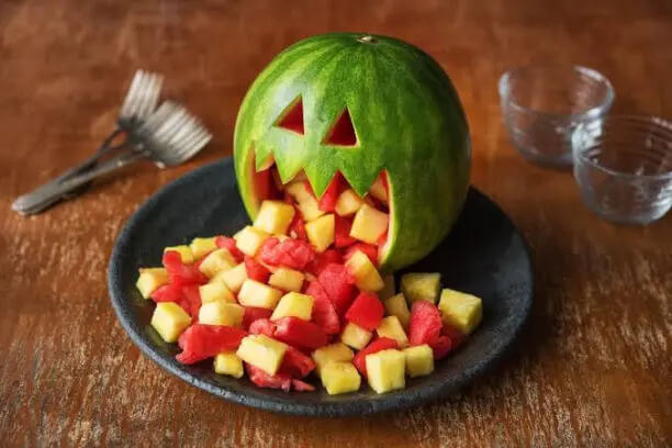 Fruit Salad Decoration Idea In Halloween ShapeHalloween food decoration Ideas
