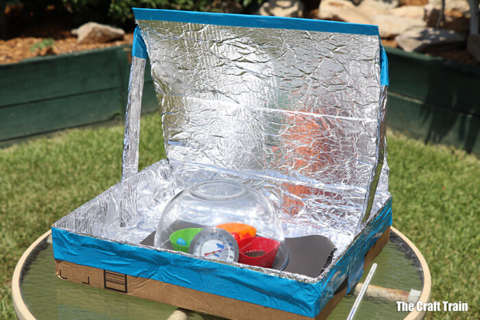 Fun-To-Make Solar Oven From Recycled Cardboard Box
