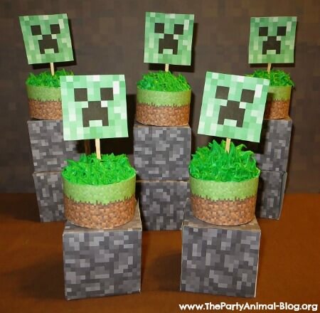 Minecraft Cupcake Toppers and Wrappers Recipe Idea For Kid's Birthday Parties