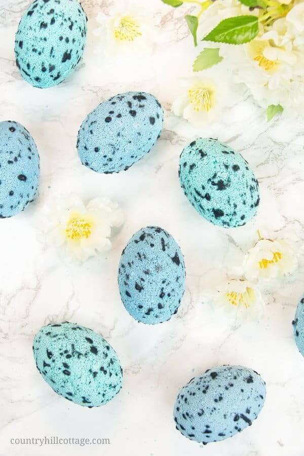 Pretty Speckled Easter Egg Bath Bombs Gift Idea For FamiliesEaster Egg Bath Bomb Craft Ideas