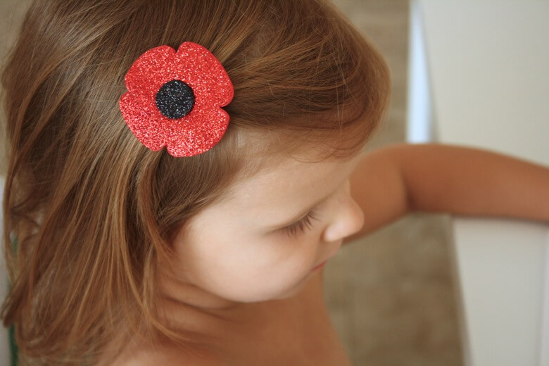 Quick & Easy Poppy Hair Clip Craft In Flower Shape Using Foam & Sparkle Poppy Flower Crafts Using Salt Dough for Remembrance Day