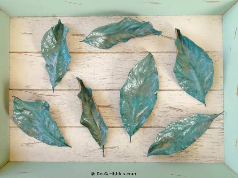 Simple & Easy Painted Magnolia Fall Leaves For Home DecorRealistic Leaf Painting Art Ideas