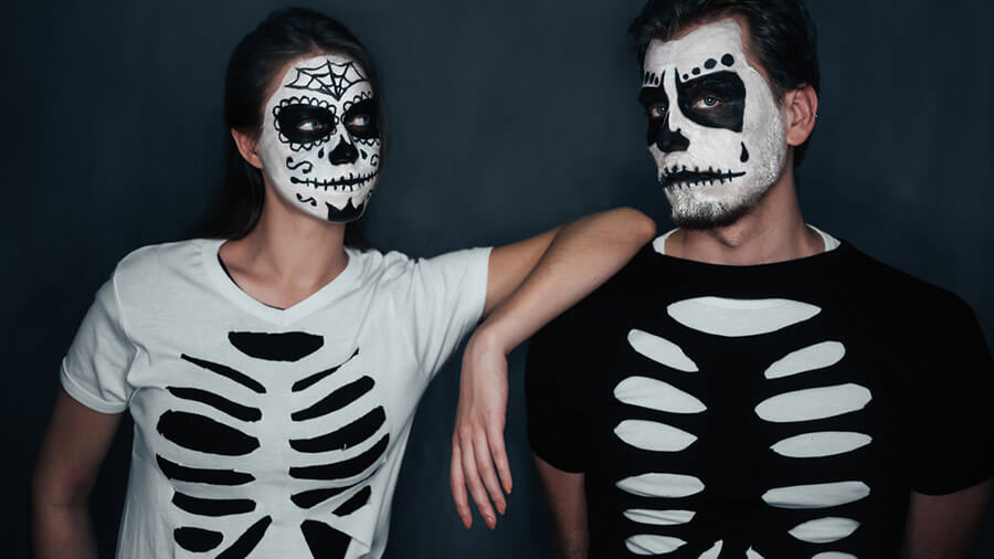 Skeleton Costume Shirt Idea For Couples With Scary Makeup