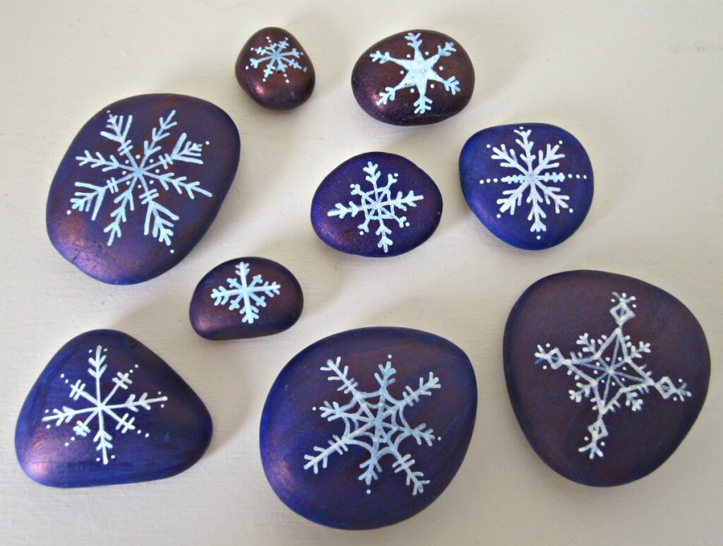 Snowflake Patterns Preppy Stone Art For Christmas Decoration