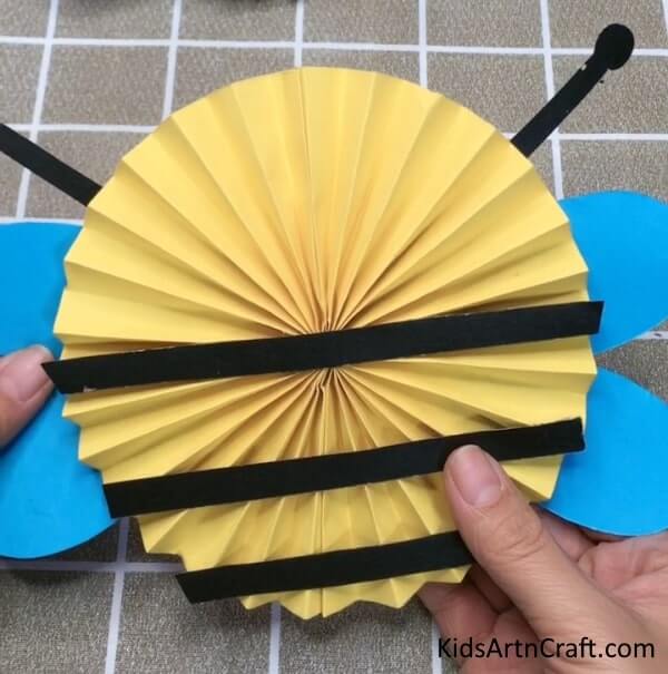 Creative Ideas Of Paper To Make Bee Craft For Kids