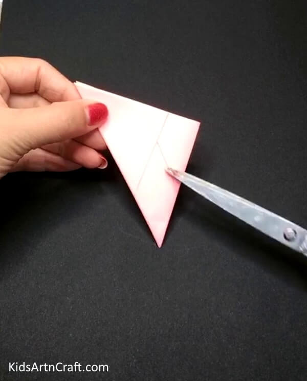 Easy Paper Activity To Make Flower Craft For Kids Using Scissor