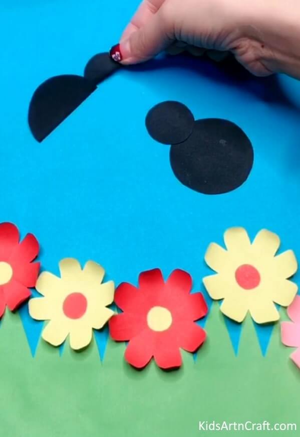 Handmade Paper Flower With Ladybug Craft Ideas For Kids