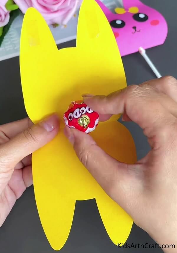Generating Pikachu Candy Out Of Paper - Pikachu Candy Craft Using Paper
