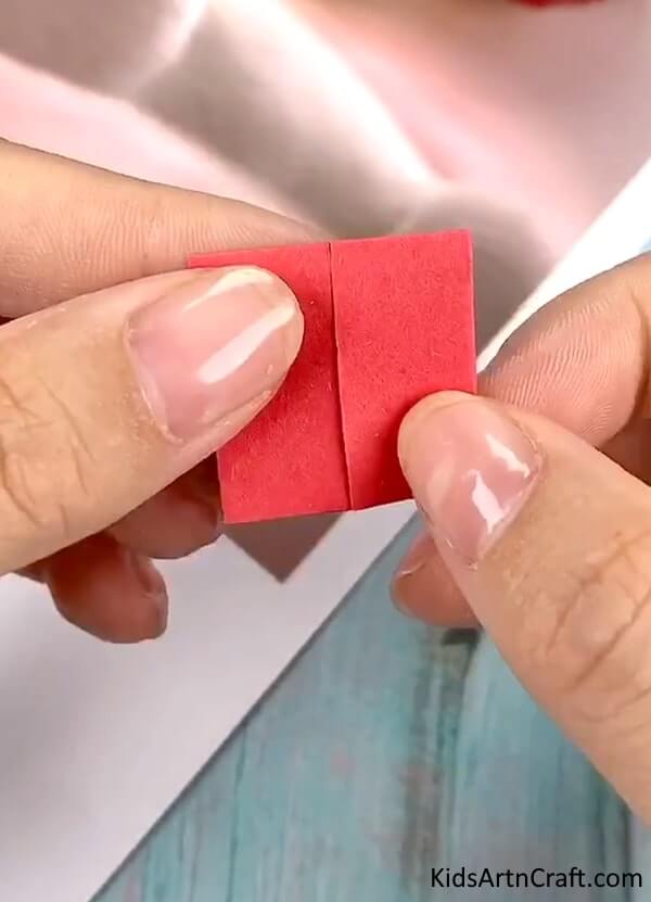 Step By Step To Make Perfect Paper Bracelet Craft For Valentine's Day