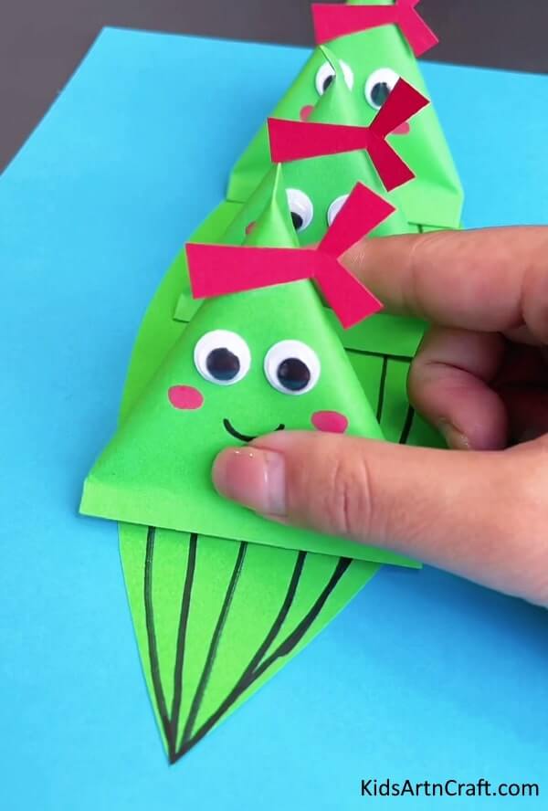Paper Dumpling Craft Tutorial - This guide will help you make a Paper Dumpling. 