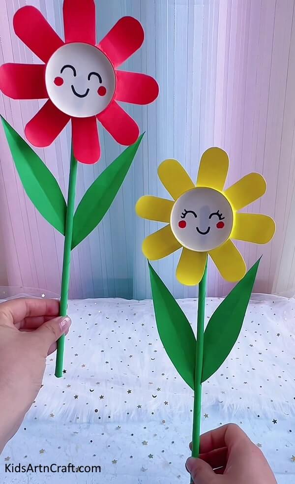 An uncomplicated paper cup flower craft that preschoolers can do - Paper Cup Flower Craft For Preschoolers