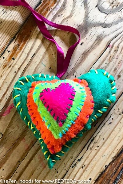 Cute Felt Heart Craft Tutorial For Anyone To Make On Valentine's Day