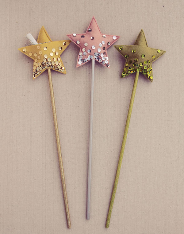 Easy DIY Golden Fairy Wand For Kids Play