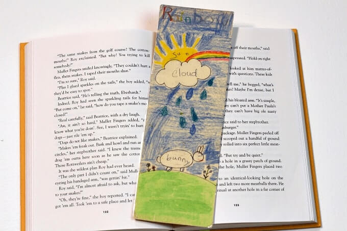 Very Easy Bookmark Craft To Make With Preschooler Kids
