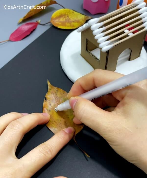 Aesthetic Home Décor DIY With Cardboard And Q-Tips - Beautiful House Craft