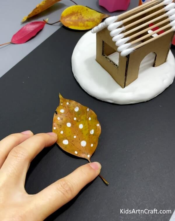 Create A Lovely Home Accent With Cardboard And A Cotton Bud - Beautiful House Craft