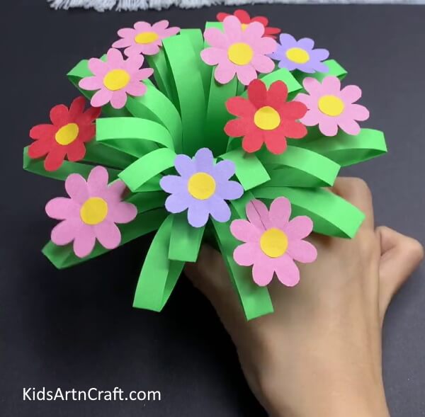 Done With Craft! Step-by-Step Instructions for Crafting an Exquisite Paper Blossoms