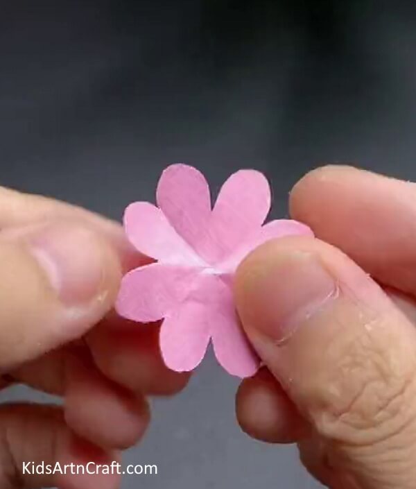Making Flowers . A Comprehensive Guide to Create a Beautiful Paper Flower