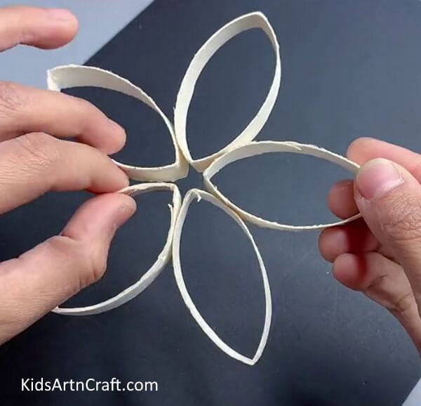 Making Flower - Tutorial for Crafting a Flower from Reused Cardboard Tubes with Step-by-Step Directions 